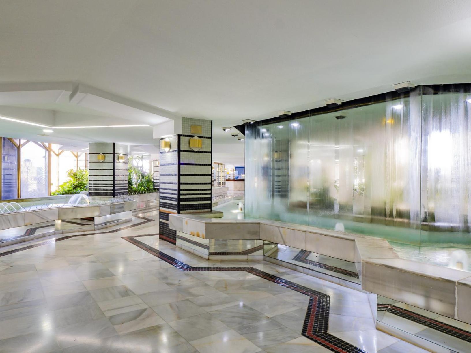 Cubo's Benalbeach Sea View & Terrace Apartamento *